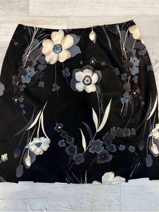 Star City Dresses & Skirts - Vintage Floral Mini Skirt
